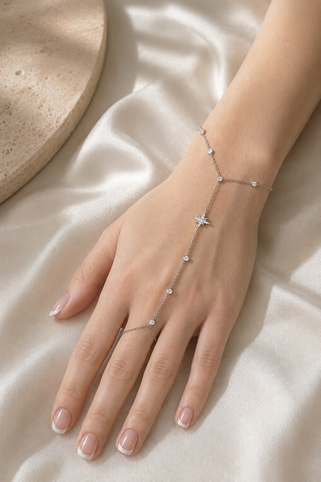Celestia Hand Chain