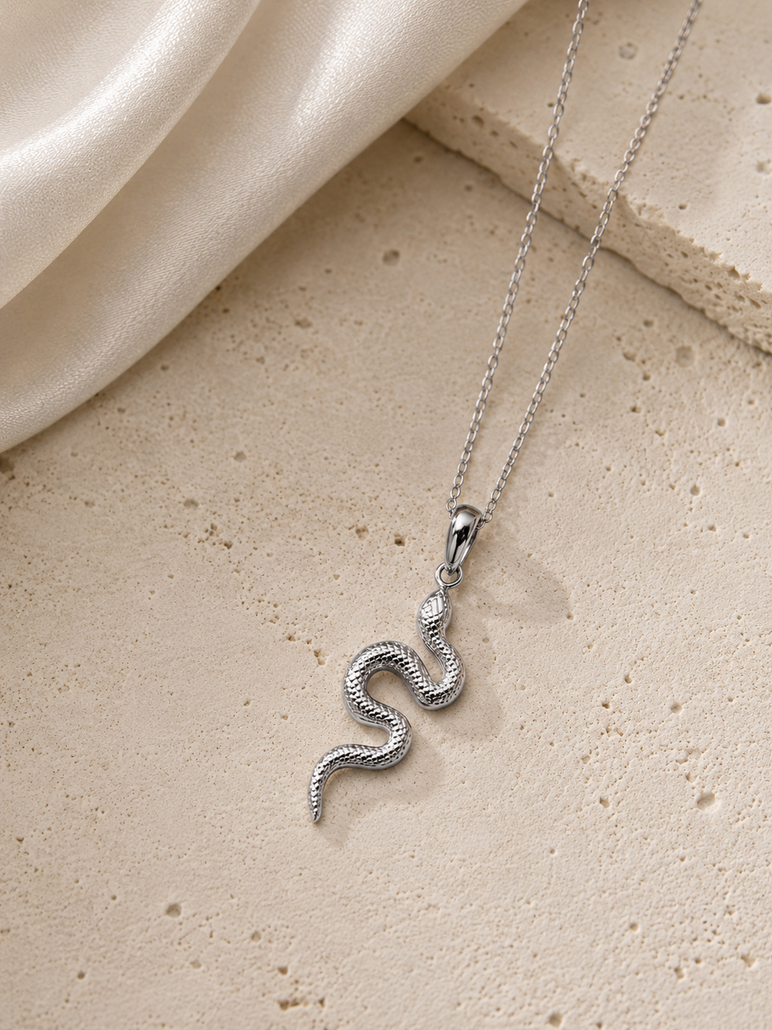 Serpentine necklace