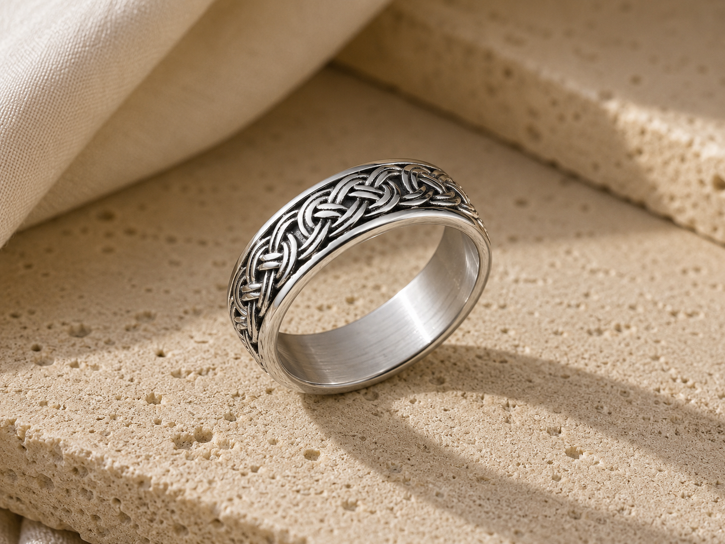Roy Celtic Band Ring