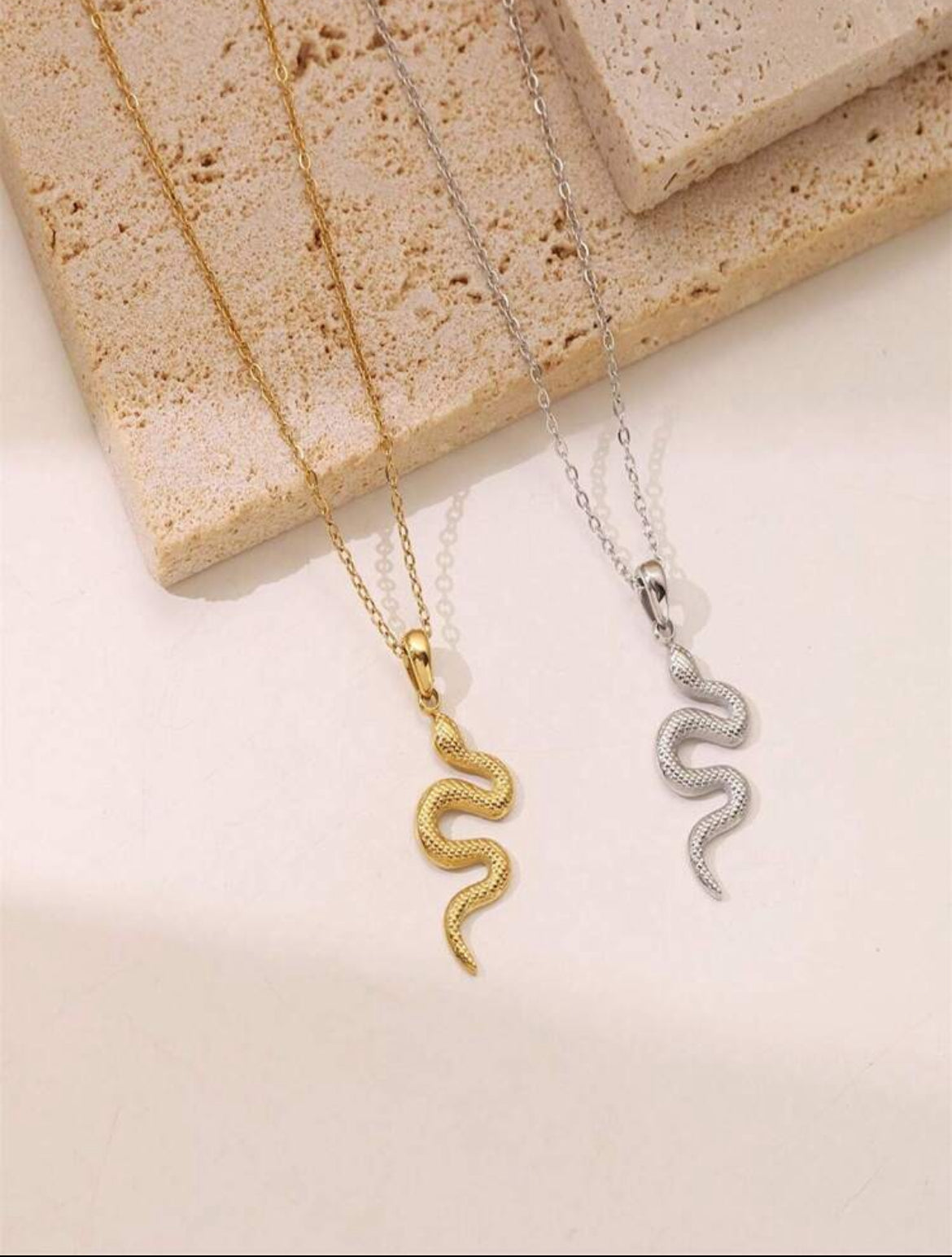 Serpentine necklace