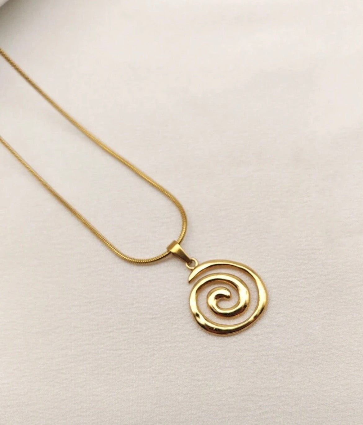 Speíra Necklace