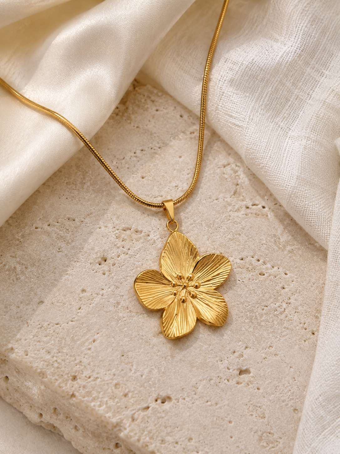 Flora Pendant