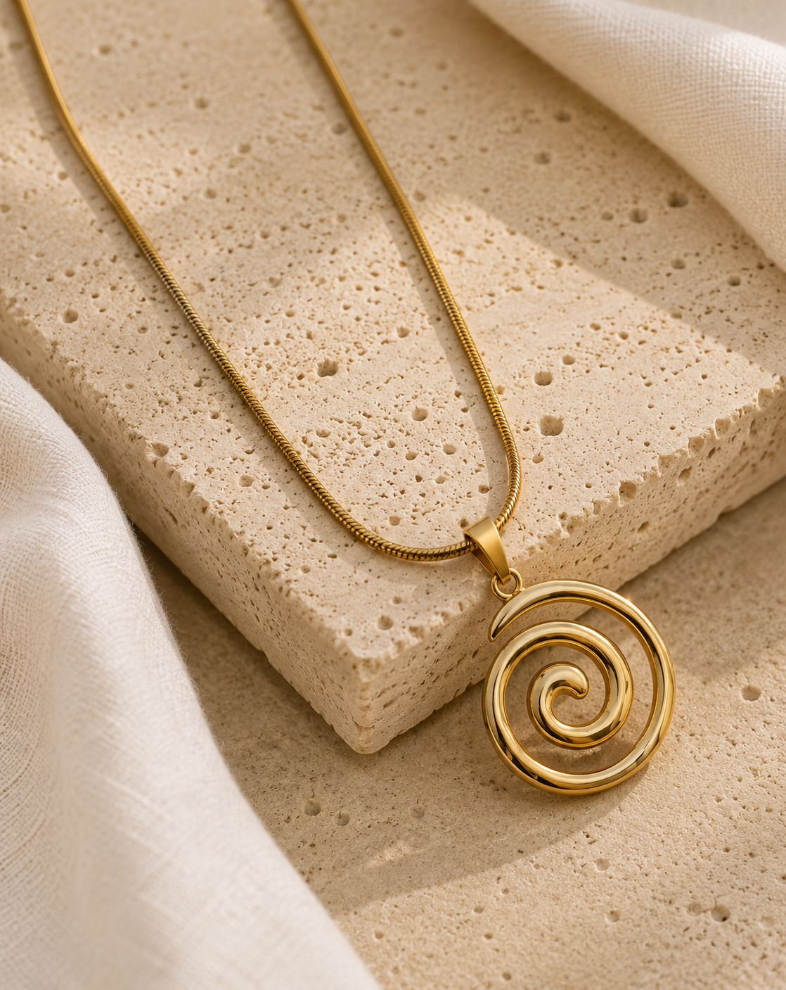 Speíra Necklace