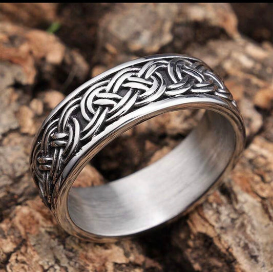 Roy Celtic Band Ring