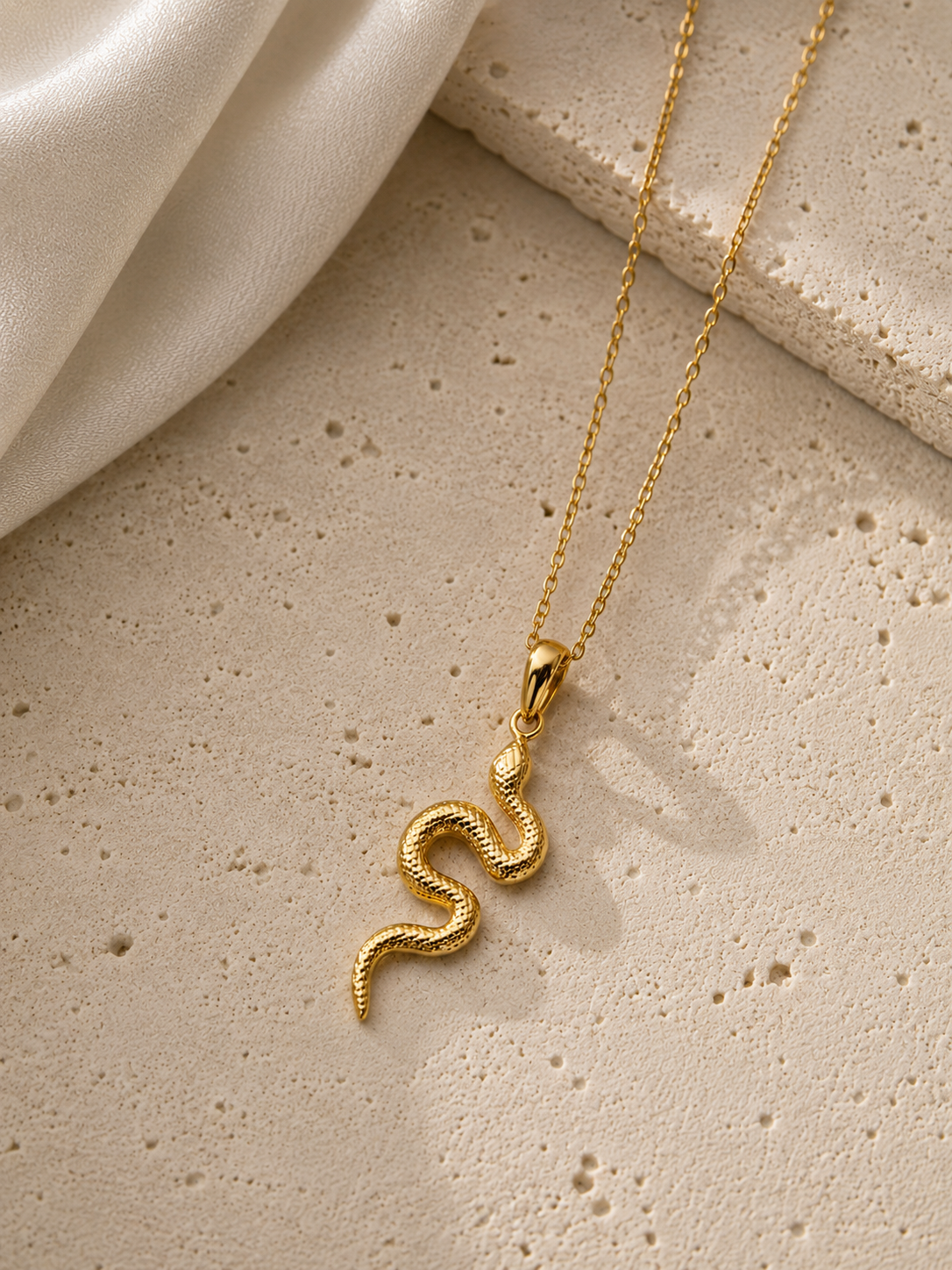 Serpentine necklace