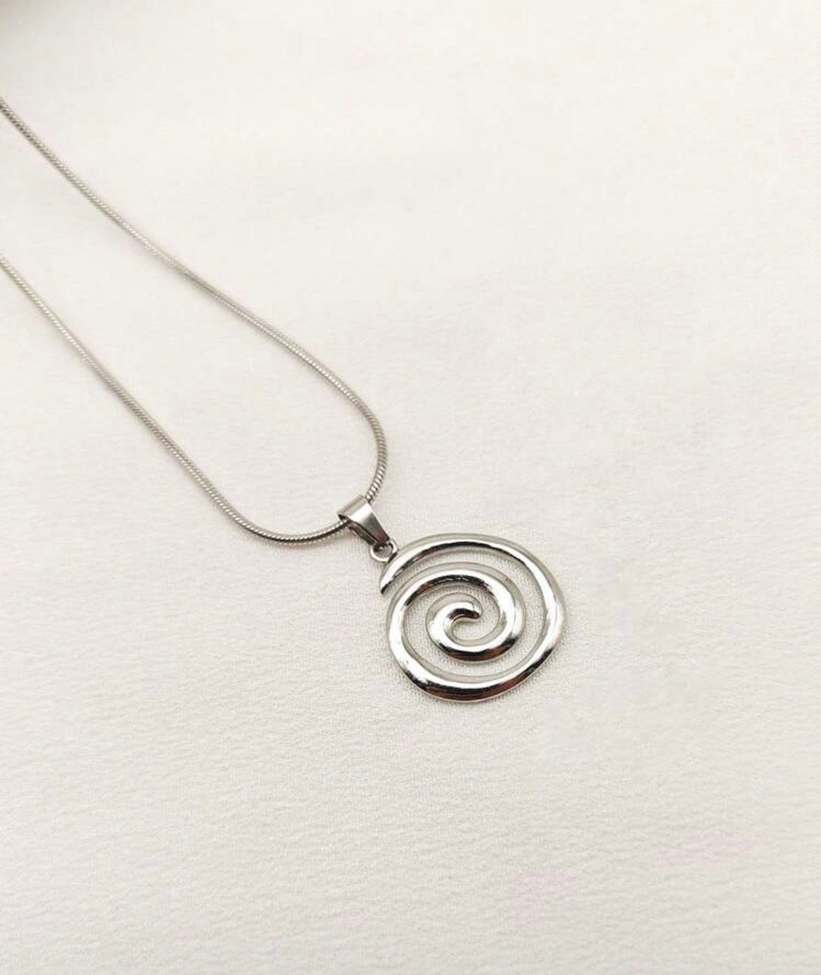 Speíra Necklace