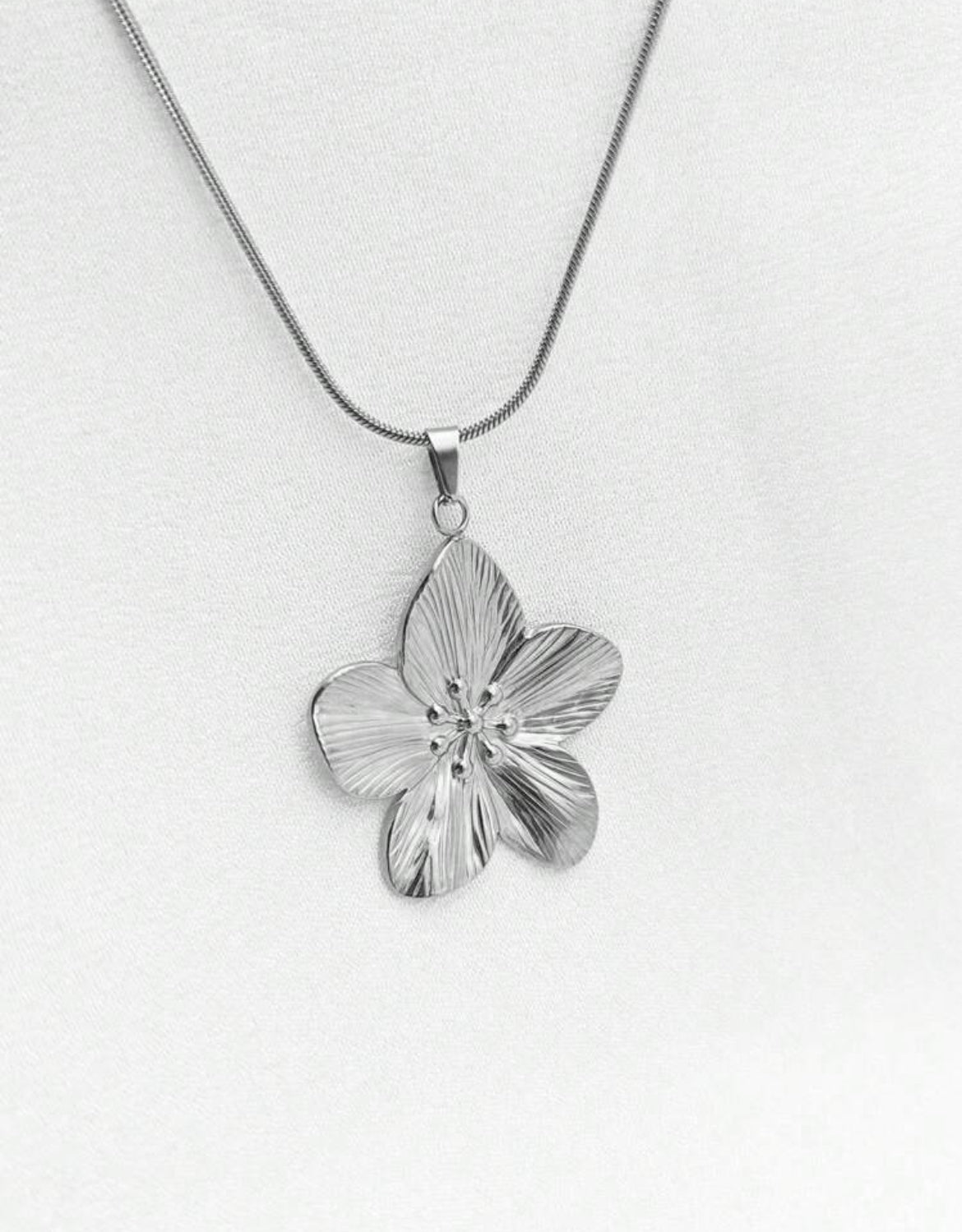 Flora Pendant
