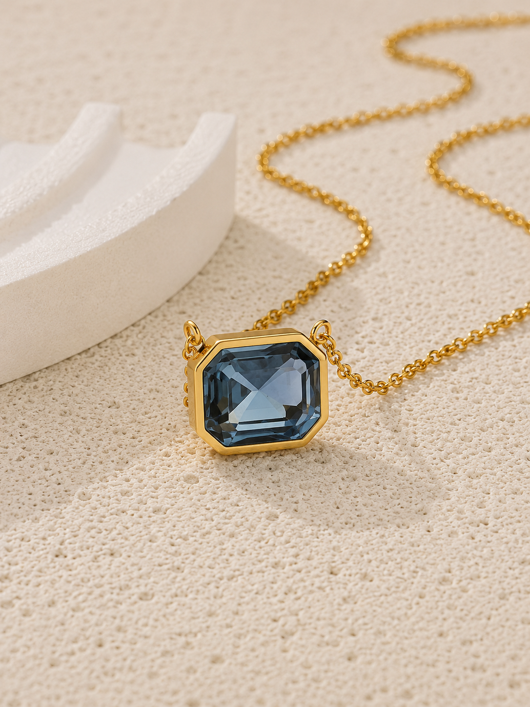 Alice Necklace