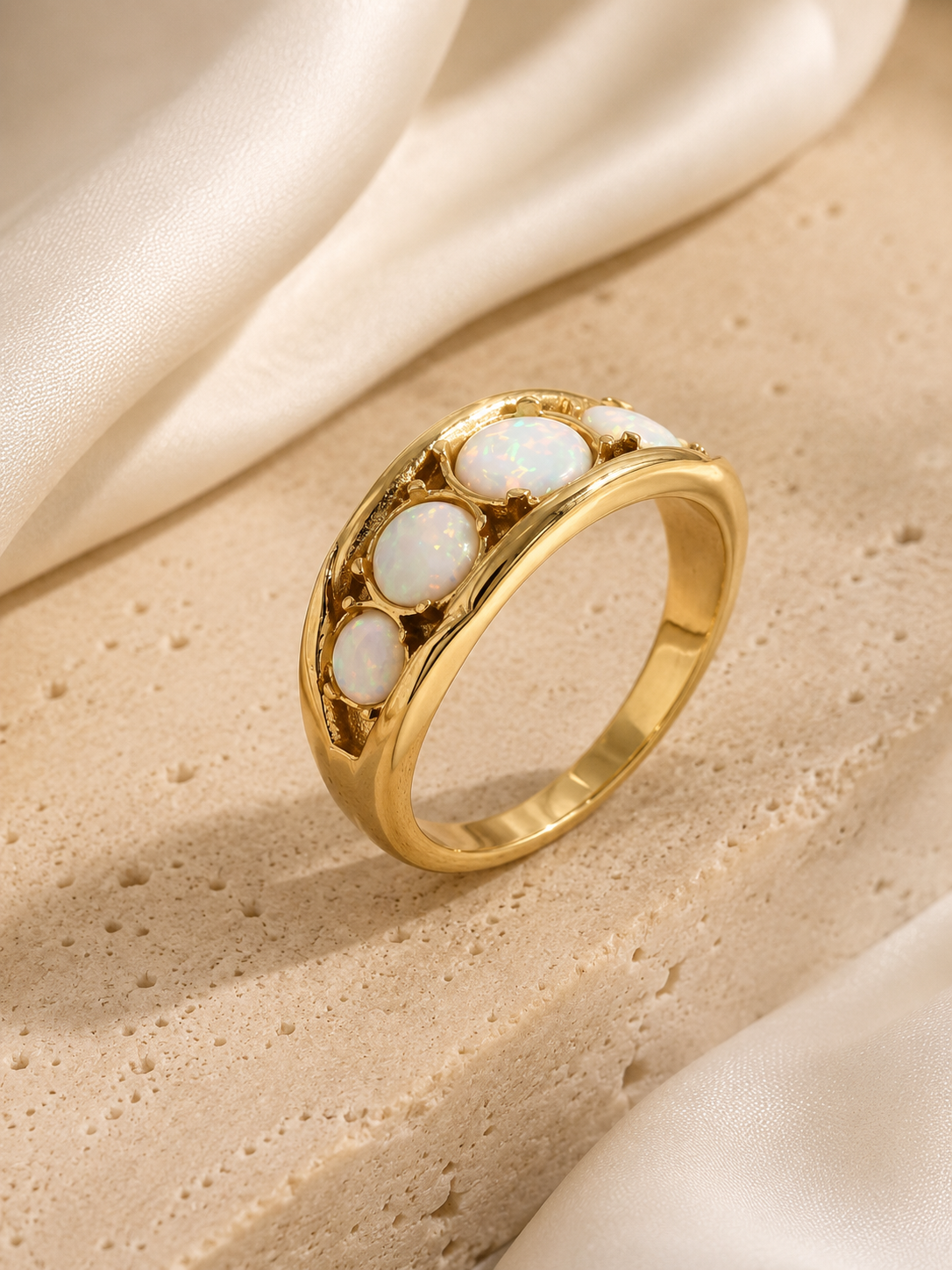 Amelia Ring