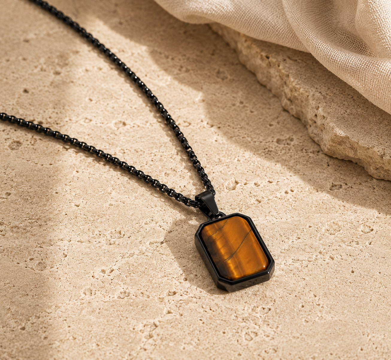 Tempest Necklace Black