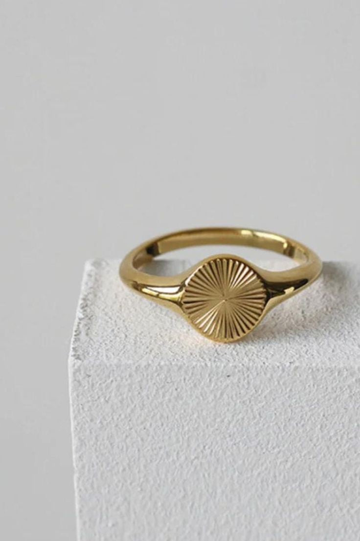 SunRay Signet ring